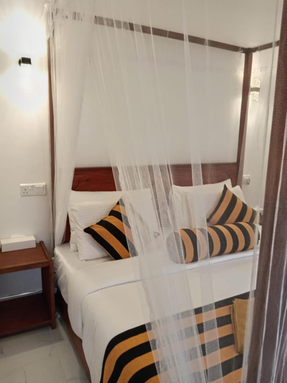 אלה Rich Grove Inn מראה חיצוני תמונה