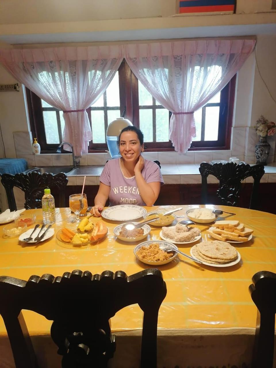 אלה Rich Grove Inn מראה חיצוני תמונה